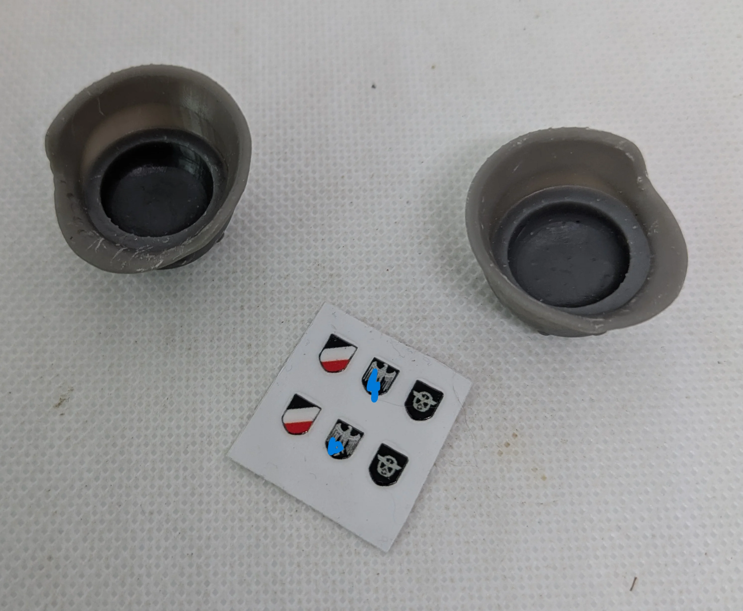 custom WW2 Playmobil (thème historique 39-45) - 2 casque + décalcomanie Allemand