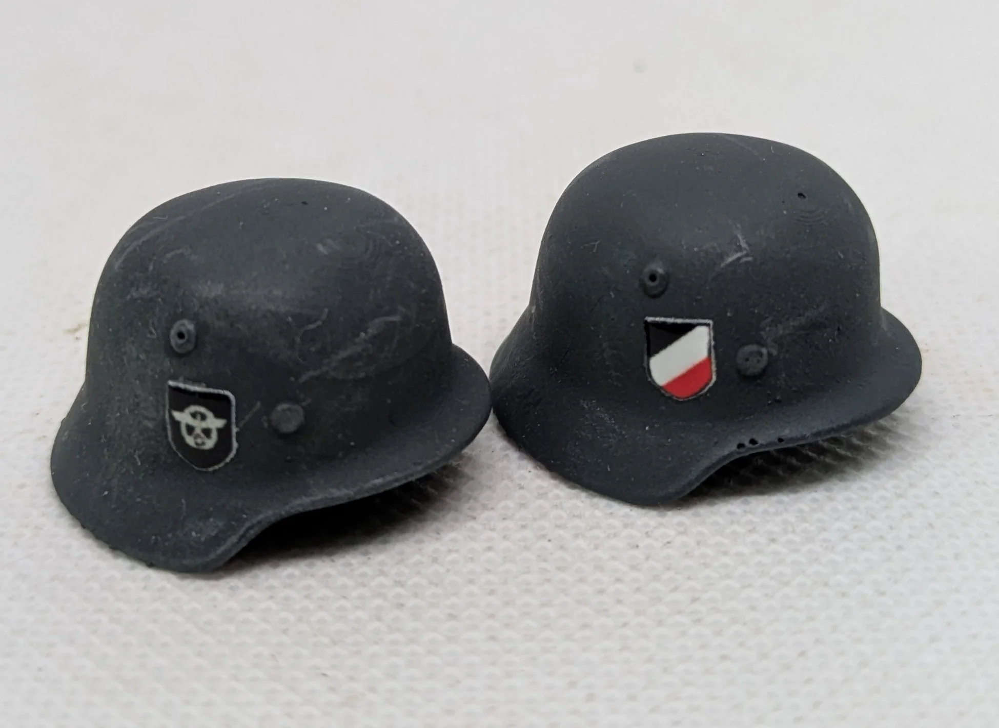 custom WW2 Playmobil (thème historique 39-45) - 2 casque + décalcomanie Allemand